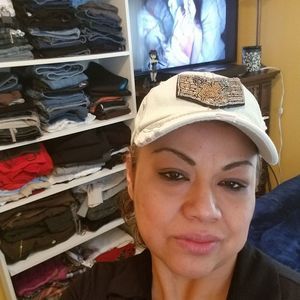 Meet your Posher, Mena